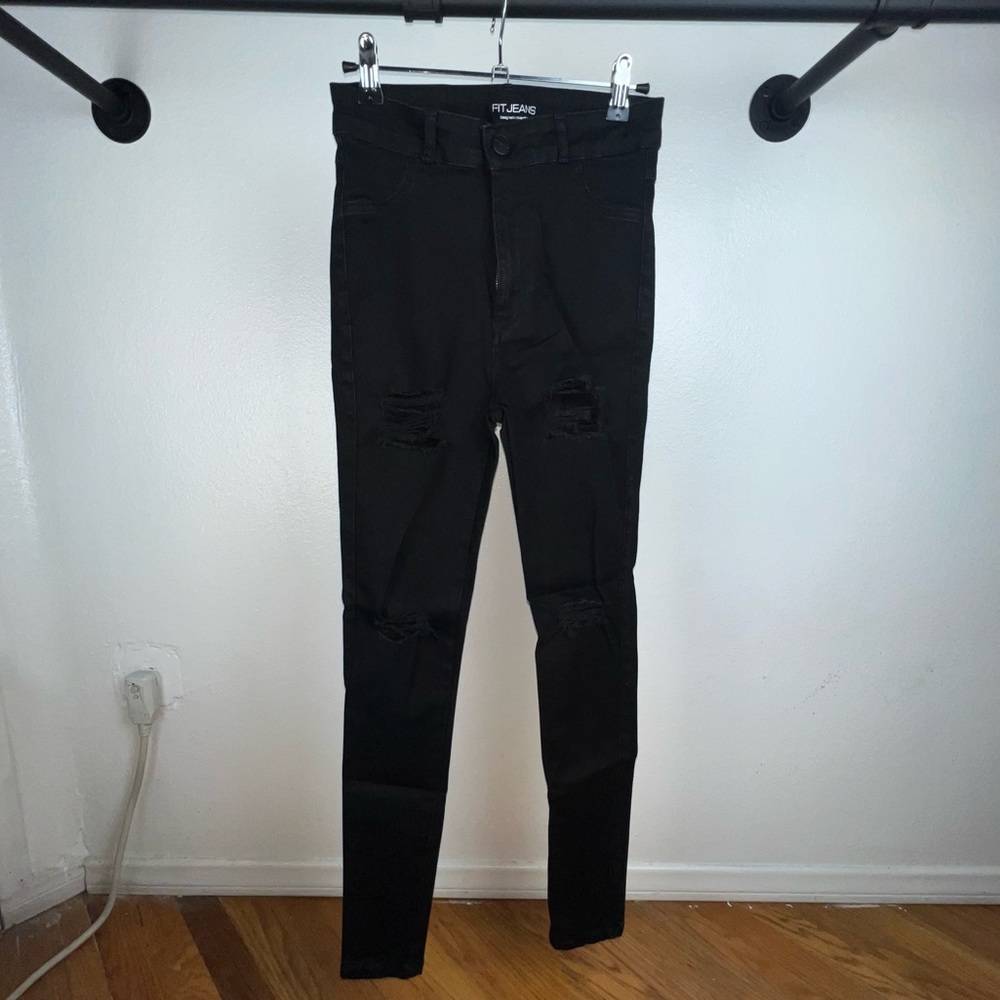 Black distressed Fitjeans